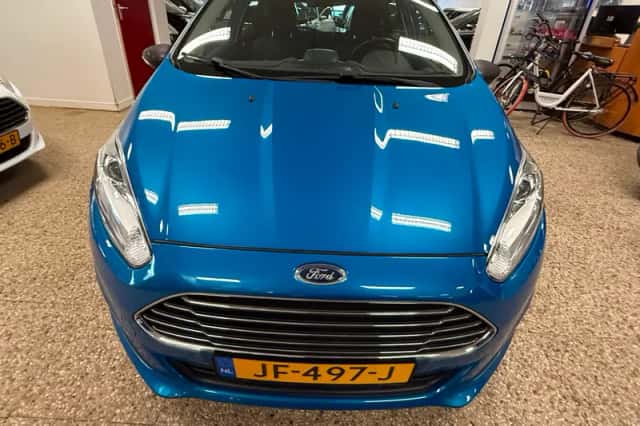 Ford Fiesta (2016) thumbnail 2