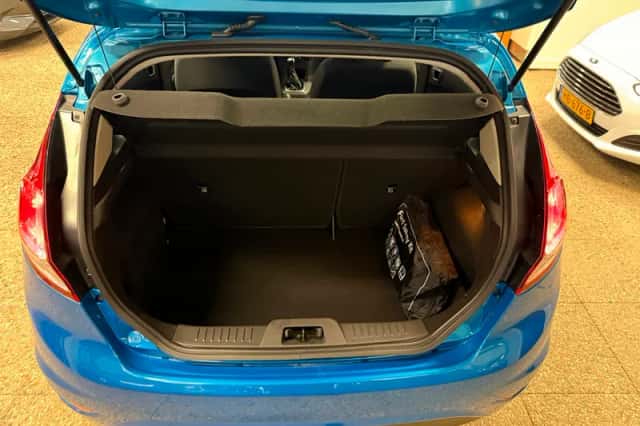 Ford Fiesta (2016) thumbnail 5