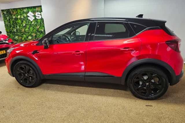 Renault Captur (2022) thumbnail 4
