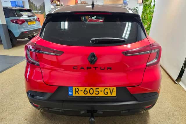 Renault Captur (2022) thumbnail 5