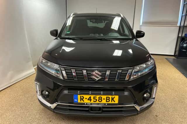 Suzuki Vitara (2022) thumbnail 2