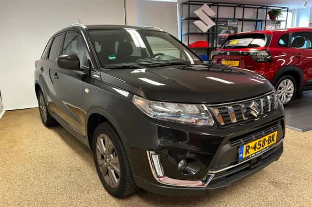 Suzuki Vitara (2022) thumbnail 3
