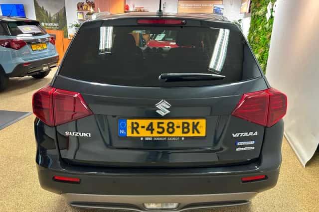 Suzuki Vitara (2022) thumbnail 4