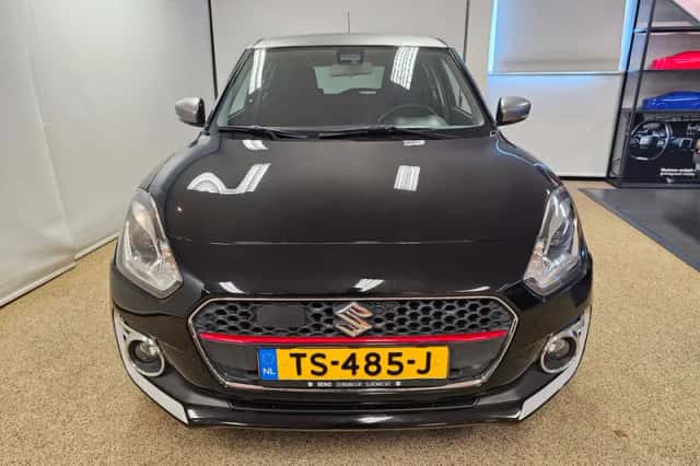 Suzuki Swift (2018) thumbnail 2