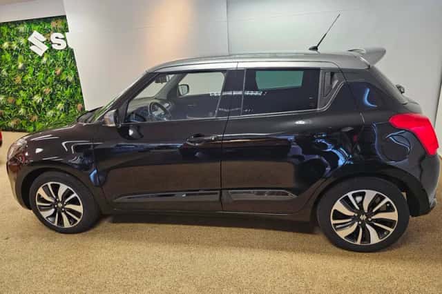 Suzuki Swift (2018) thumbnail 4