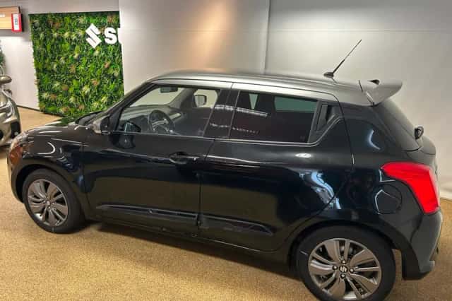 Suzuki Swift (2018) thumbnail 4