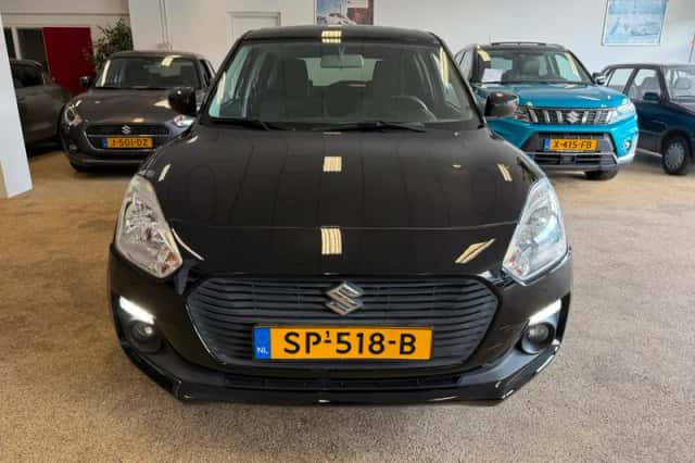 Suzuki Swift (2018) thumbnail 2