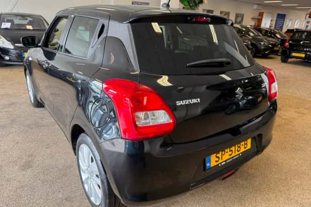 Suzuki Swift (2018) thumbnail 4
