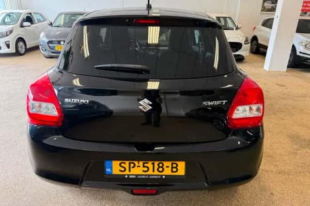 Suzuki Swift (2018) thumbnail 5