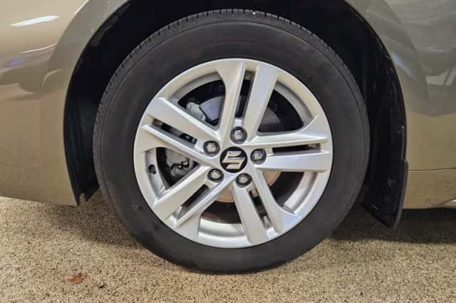 Suzuki Swace (2025) thumbnail 6