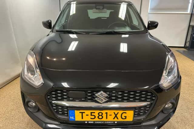 Suzuki Swift (2023) thumbnail 2