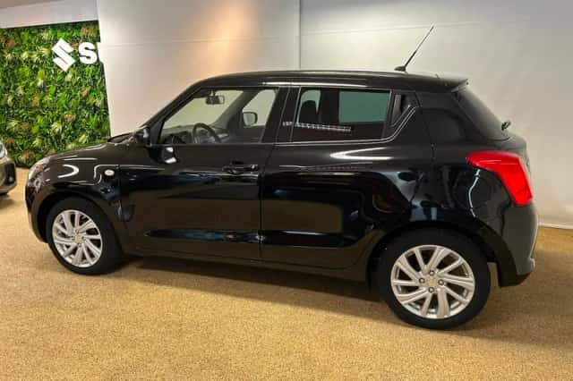 Suzuki Swift (2023) thumbnail 4