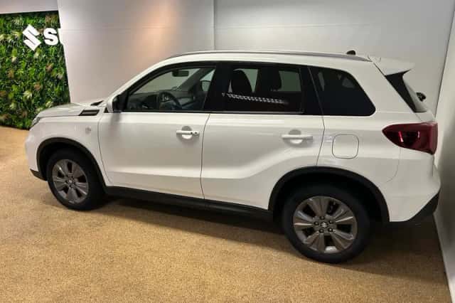 Suzuki Vitara (2025) thumbnail 4