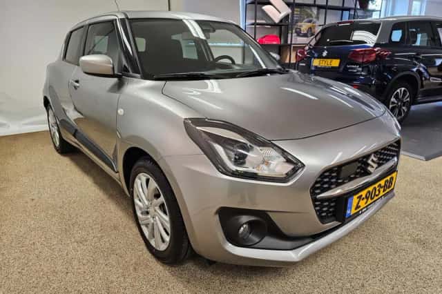 Suzuki Swift (2023) thumbnail 4