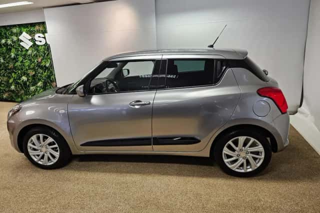 Suzuki Swift (2023) thumbnail 5