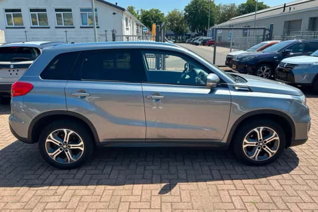 Suzuki Vitara (2018) thumbnail 5