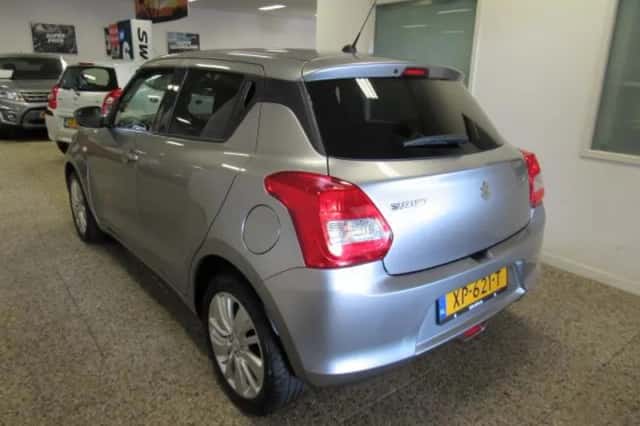 Suzuki Swift (2019) thumbnail 4