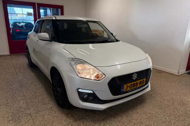 Suzuki Swift (2020) thumbnail 3