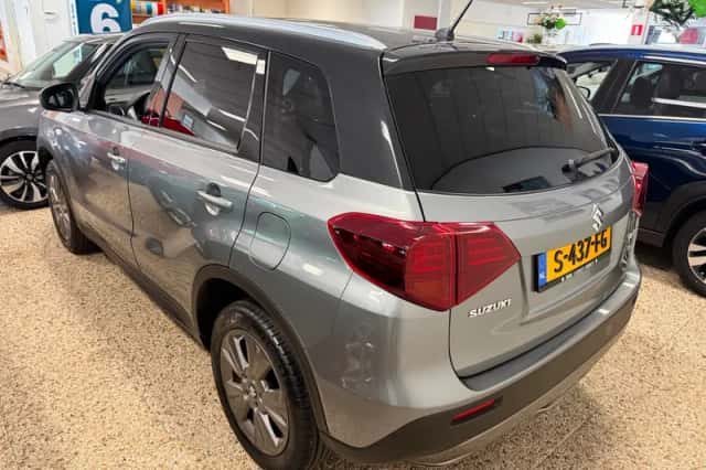 Suzuki Vitara (2023) thumbnail 3
