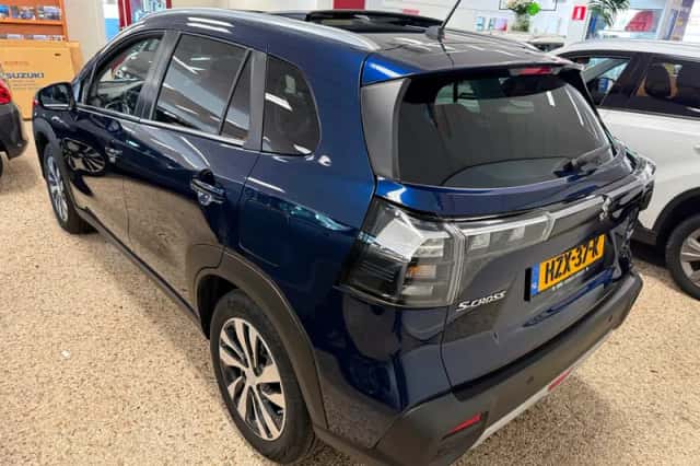 Suzuki S-Cross (2025) thumbnail 4