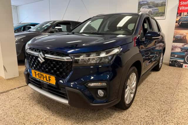 Suzuki S-Cross (2023) thumbnail 1