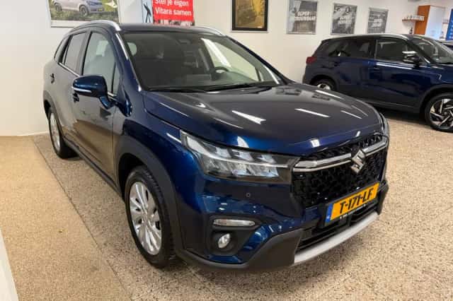 Suzuki S-Cross (2023) thumbnail 3