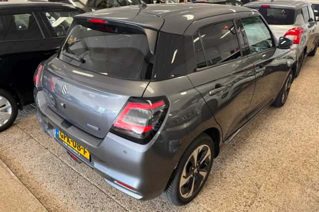 Suzuki Swift (2024) thumbnail 3