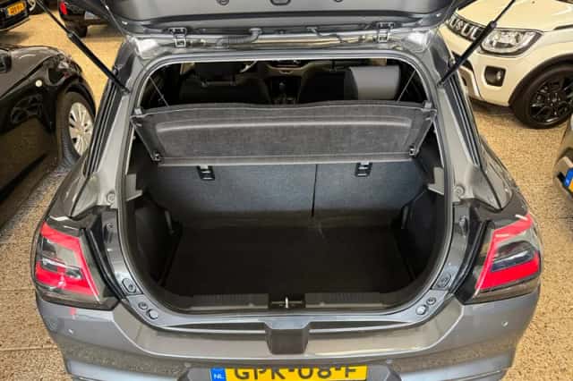 Suzuki Swift (2024) thumbnail 5