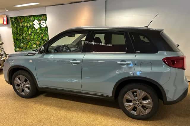 Suzuki Vitara (2021) thumbnail 4