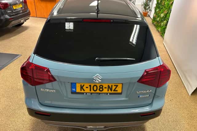 Suzuki Vitara (2021) thumbnail 5