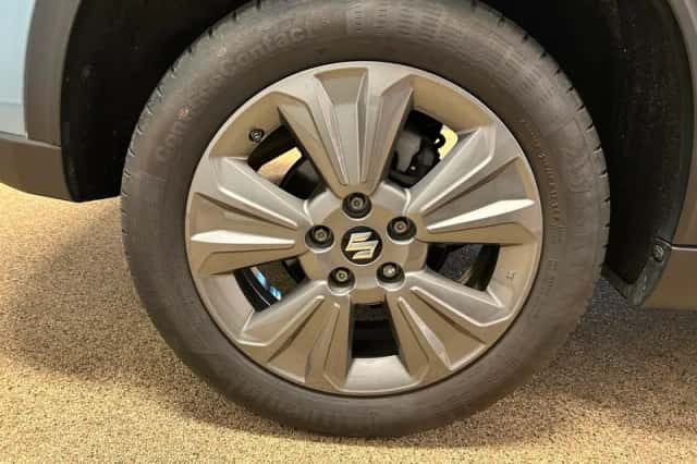 Suzuki Vitara (2021) thumbnail 6