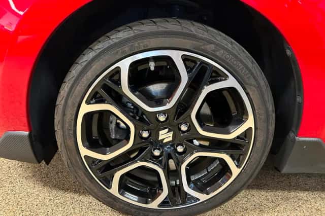 Suzuki Swift (2021) thumbnail 6