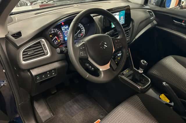 Suzuki S-Cross (2023) thumbnail 6