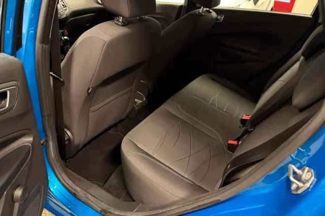 Ford Fiesta (2016) thumbnail 6