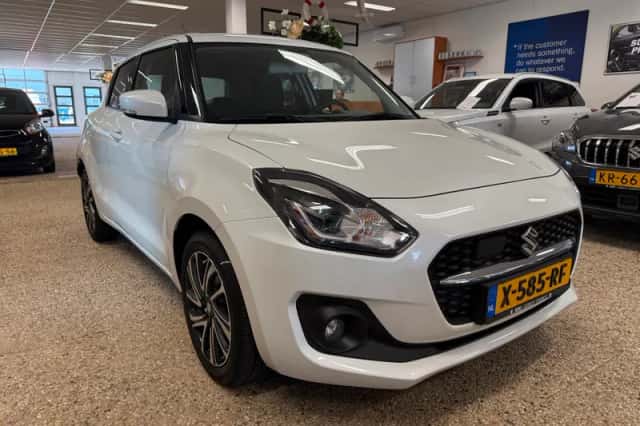 Suzuki Swift (2024) thumbnail 3