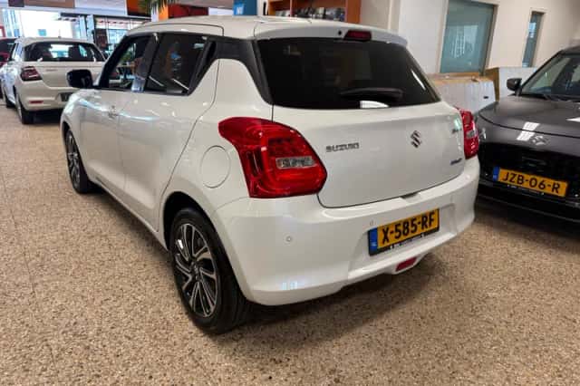 Suzuki Swift (2024) thumbnail 4