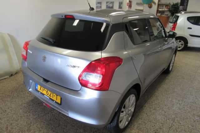 Suzuki Swift (2019) thumbnail 6