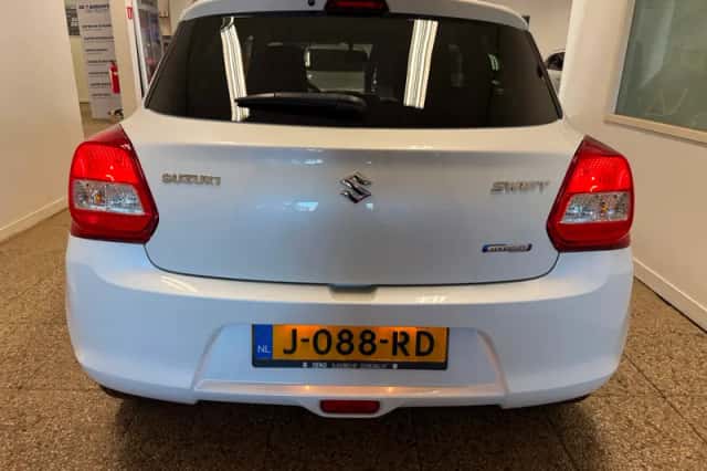 Suzuki Swift (2020) thumbnail 5
