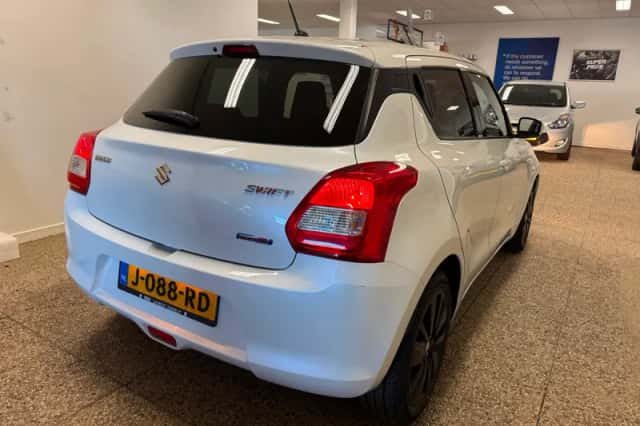 Suzuki Swift (2020) thumbnail 6