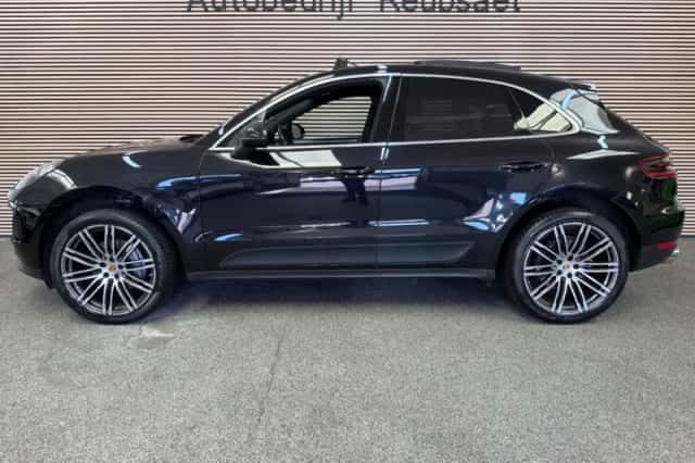 Porsche Macan (2018) thumbnail 5