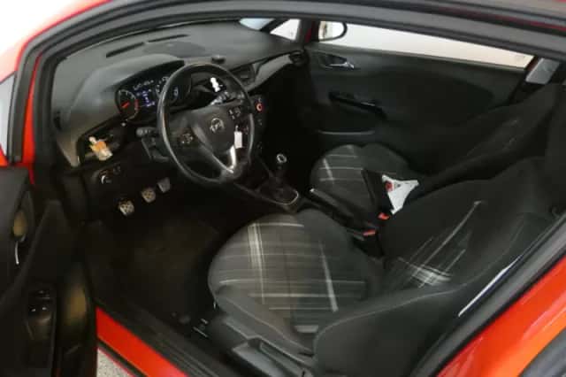 Opel Corsa (2015) thumbnail 3