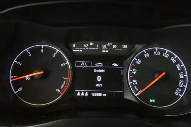 Opel Corsa (2015) thumbnail 4