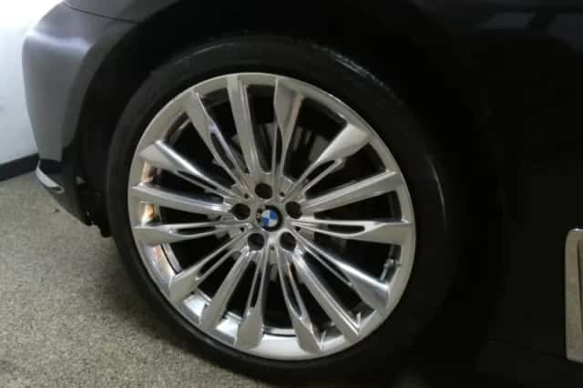 BMW 7-Serie (2016) thumbnail 3