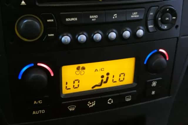 Citroën C4 (2006) thumbnail 4