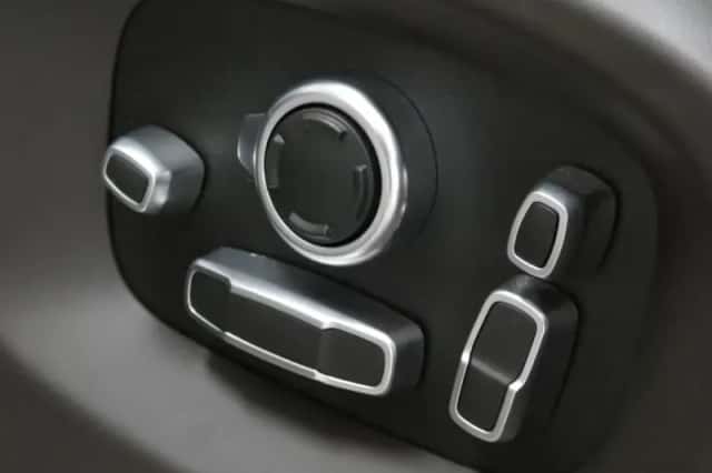 Land Rover Range Rover Sport (2018) thumbnail 4