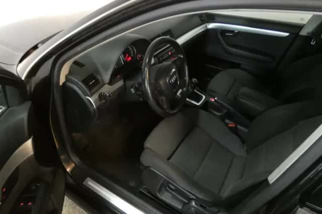 Audi A4 (2007) thumbnail 3