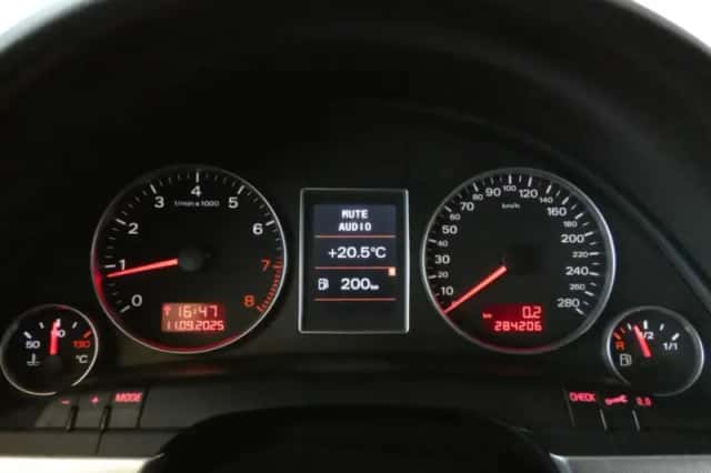 Audi A4 (2007) thumbnail 4