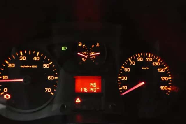 Peugeot Partner (2012) thumbnail 4