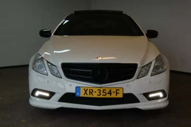 Mercedes-Benz E-Klasse (2009) thumbnail 2