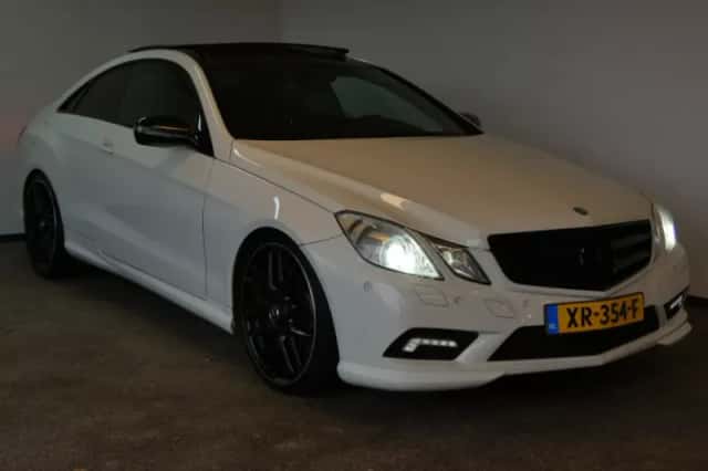 Mercedes-Benz E-Klasse (2009) thumbnail 3